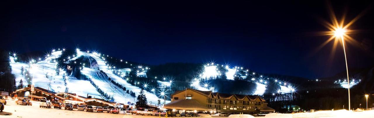 Condos Stoneham Εξωτερικό φωτογραφία