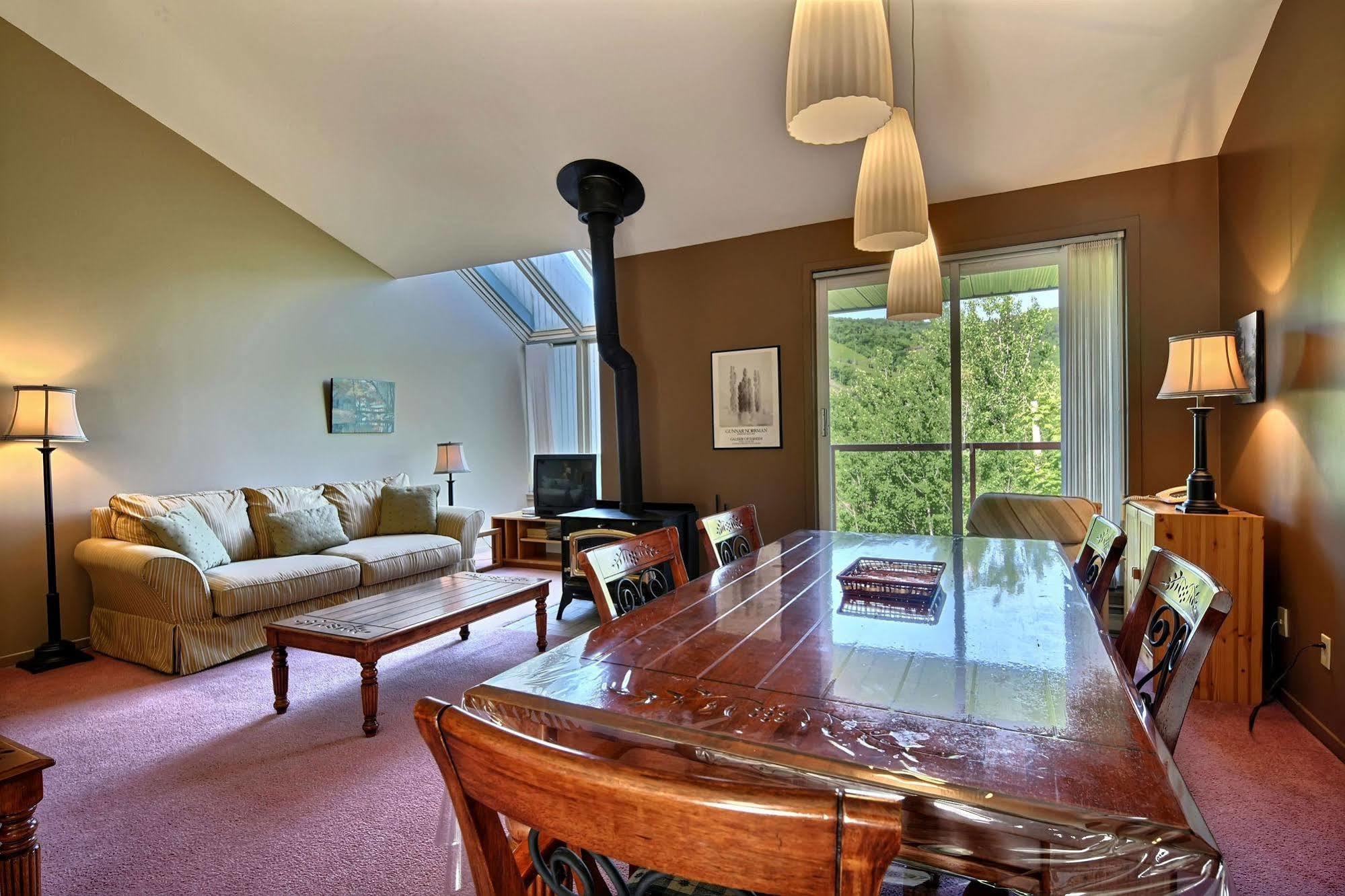 Condos Stoneham Εξωτερικό φωτογραφία